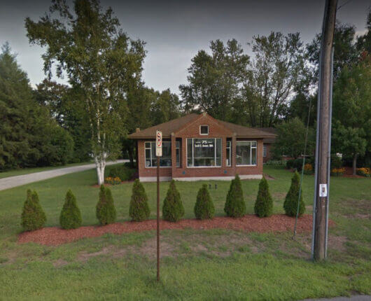 Outside view of Concord Dental Associates NH